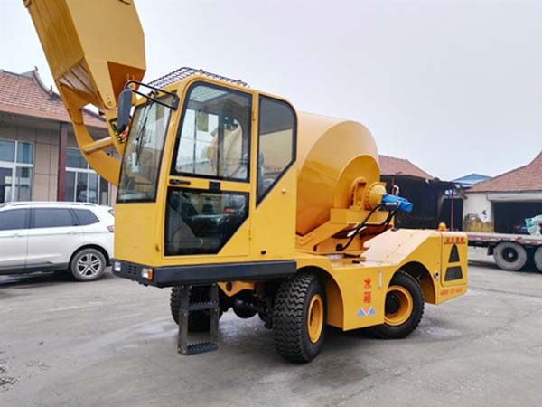 HM 3.5 self loading concrete mixer.jpg