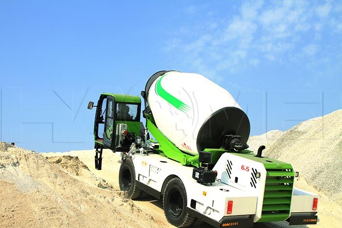 What Are Features of Self Loading Transit Mixer