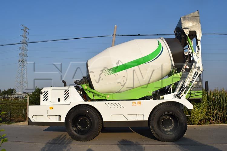 Which Is Better: Self Loading Mixer Truck or Concrete Mixer Truck