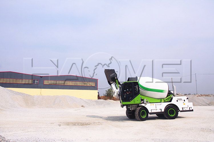 Self Mixing Concrete Truck in Dominican
